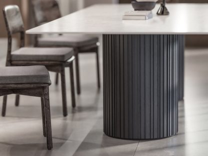 Tavolo Piazza Romano gallery image 3